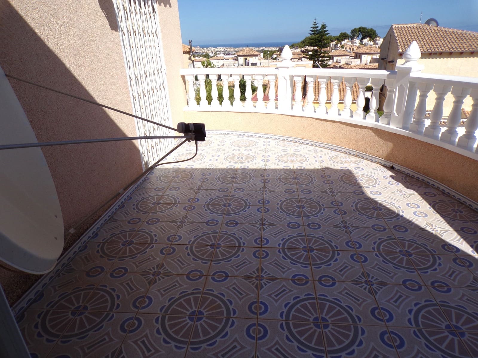 3 chambre Villa/Maison à vendre à Villamartin avec piscine garage - 399 000 € (Ref: 9274065)