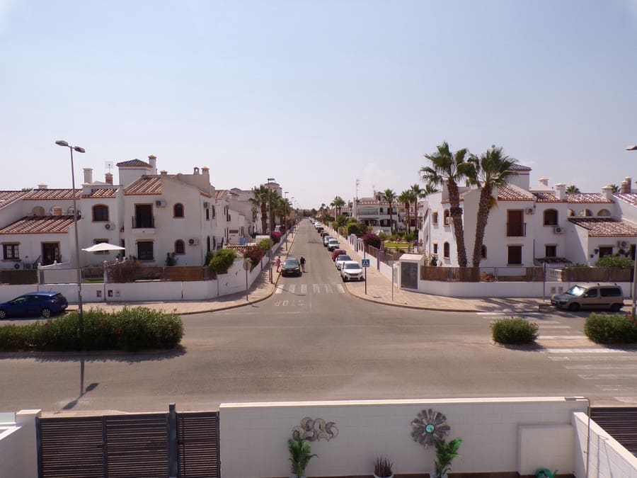 3 bedroom Villa for sale in Villamartin with pool garage - € 450,000 (Ref: 9274067)
