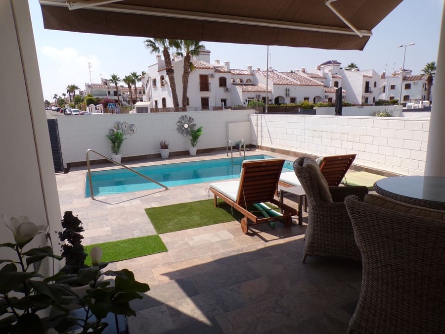 3 bedroom Villa for sale in Villamartin with pool garage - € 450,000 (Ref: 9274067)