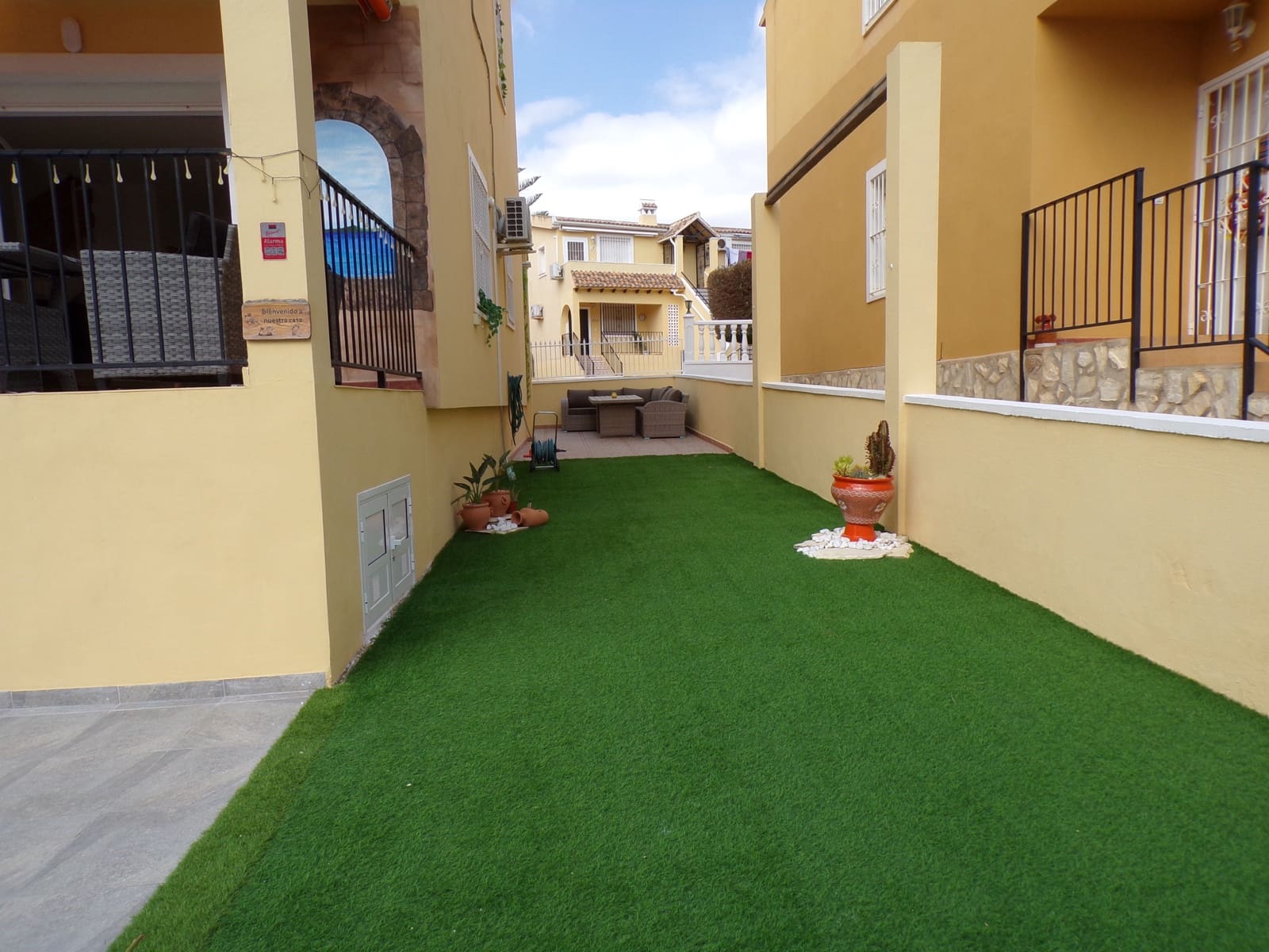 3 bedroom Villa for sale in Villamartin with pool garage - € 259,995 (Ref: 9314447)