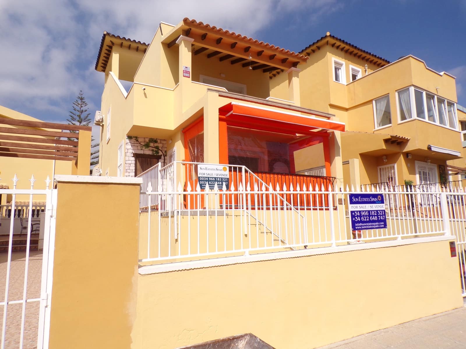 3 bedroom Villa for sale in Villamartin with pool garage - € 259,995 (Ref: 9314447)
