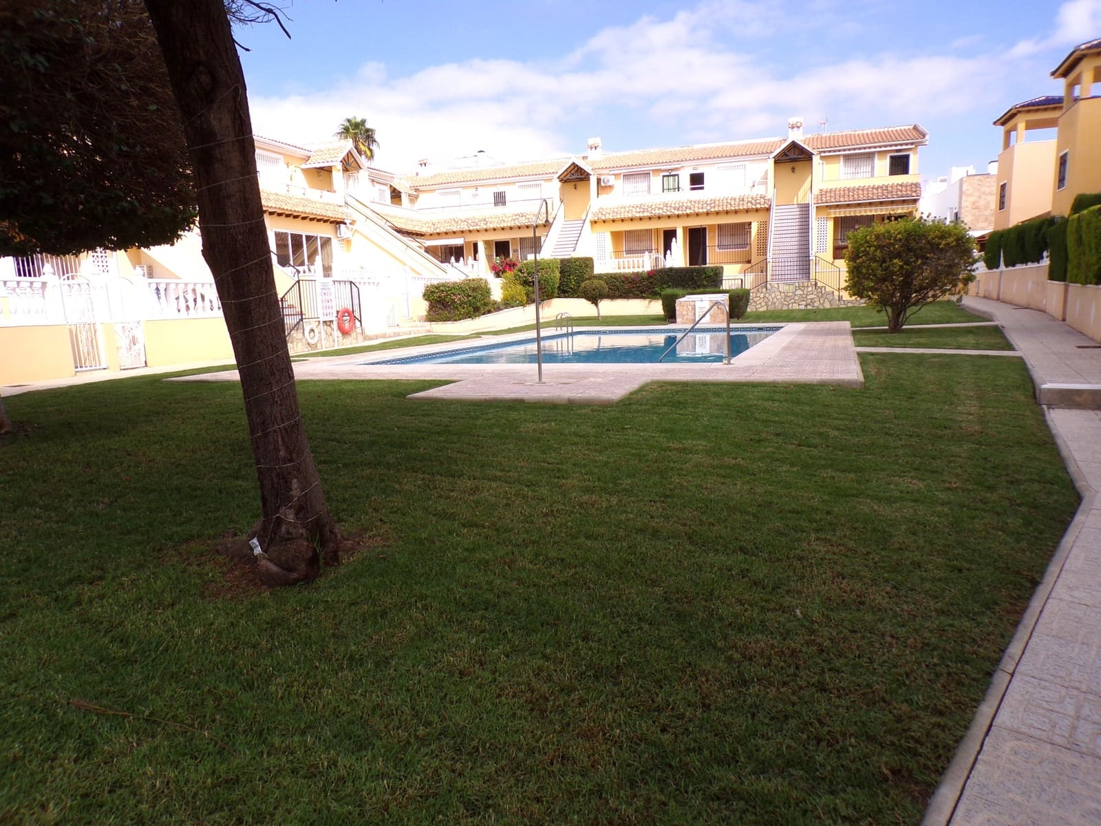 3 bedroom Villa for sale in Villamartin with pool garage - € 259,995 (Ref: 9314447)