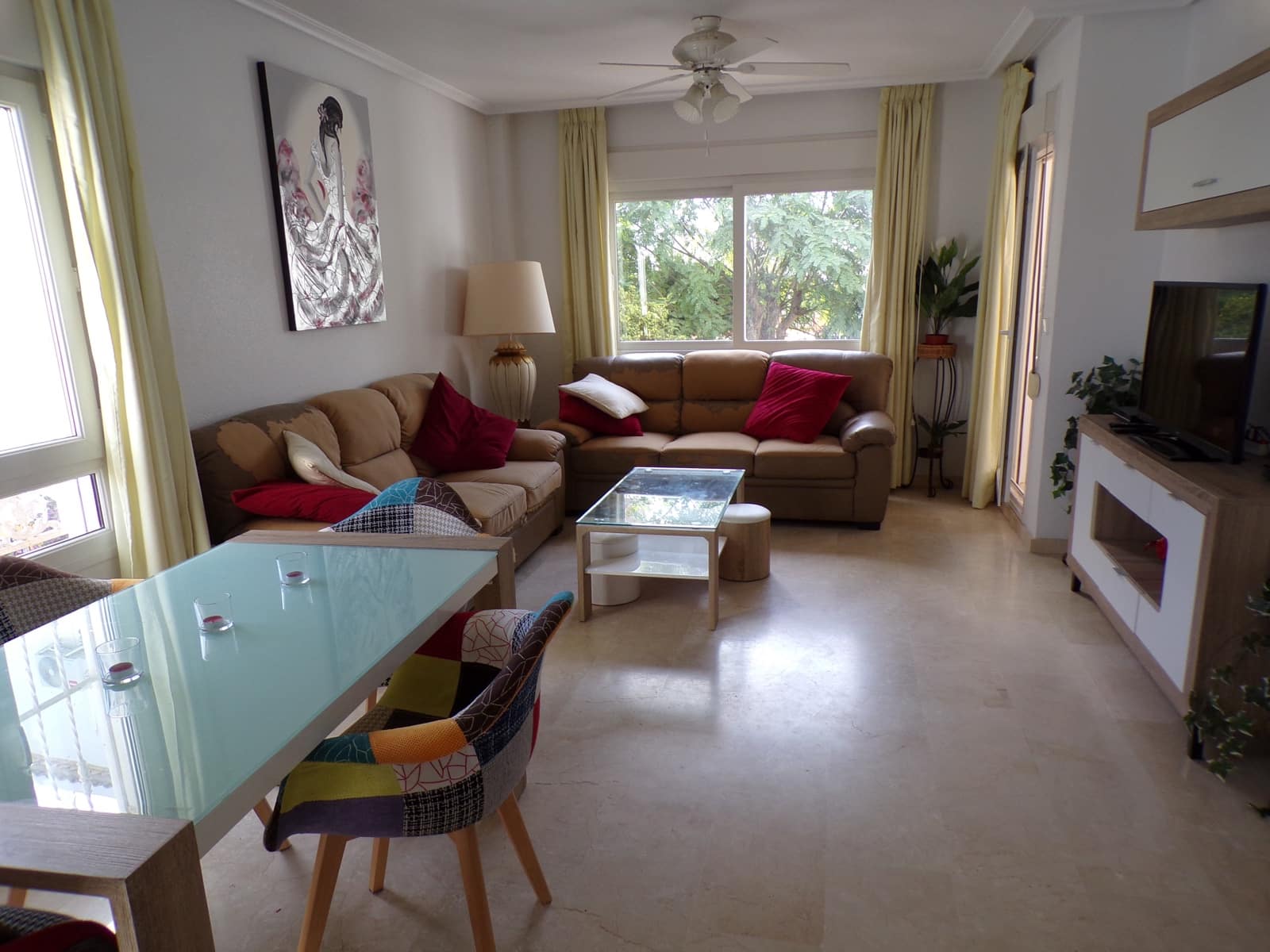 Apartamento de 2 habitaciones en Villamartin en venta con piscina - 189.995 € (Ref: 9357237)