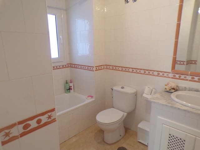 Apartamento de 2 habitaciones en Villamartin, Orihuela en venta con piscina - 189.995 € (Ref: 9357237)