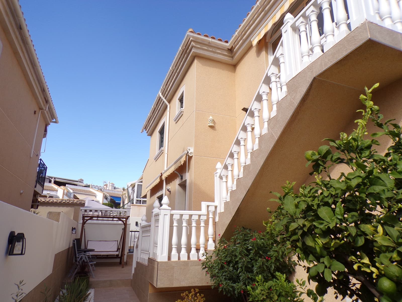 4 camera da letto Villa in vendita in Villamartin con piscina garage - 379.000 € (Rif: 9403757)