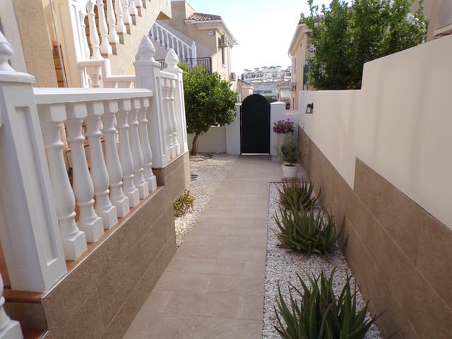 4 soveværelse Villa til salg i Villamartin, Orihuela med swimmingpool garage - € 379.000 (Ref: 9403757)