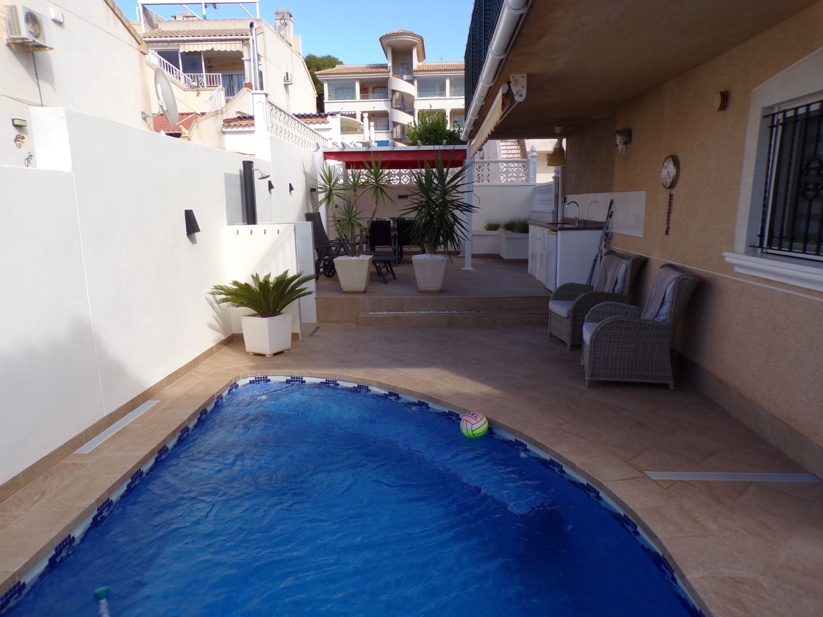 4 camera da letto Villa in vendita in Villamartin con piscina garage - 379.000 € (Rif: 9403757)