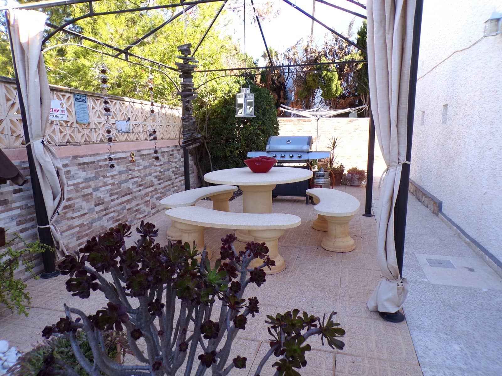 3 bedroom Villa for sale in Villamartin with pool - € 320,000 (Ref: 9403758)