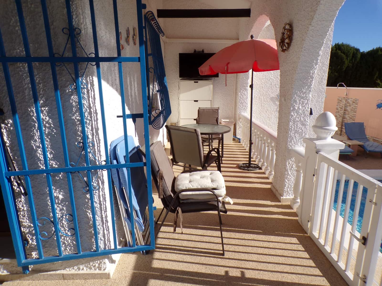 3 bedroom Villa for sale in Villamartin with pool - € 320,000 (Ref: 9403758)