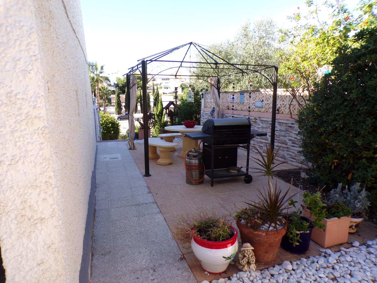 3 bedroom Villa for sale in Villamartin with pool - € 320,000 (Ref: 9403758)