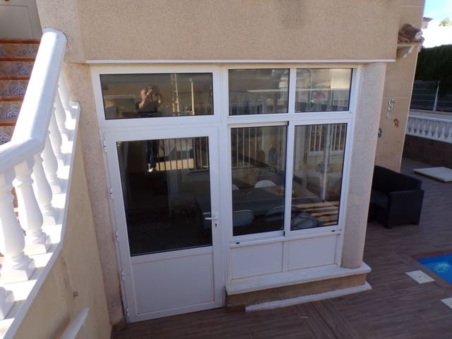 Apartamento de 2 habitaciones en Villamartin, Orihuela en venta con piscina - 179.995 € (Ref: 9403760)