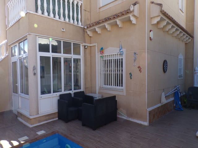 Apartamento de 2 habitaciones en Villamartin, Orihuela en venta con piscina - 179.995 € (Ref: 9403760)