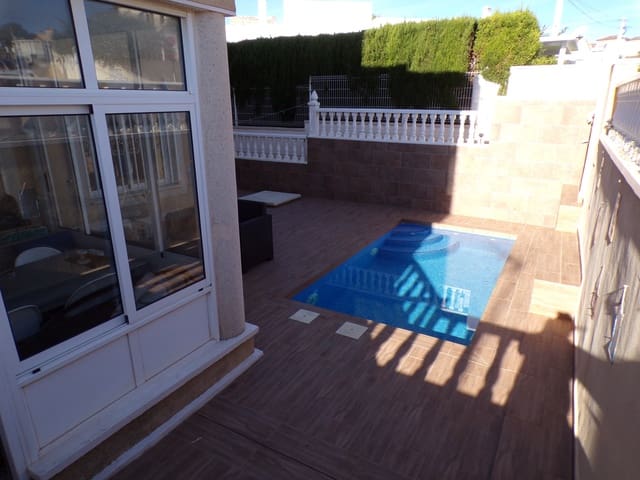 Apartamento de 2 habitaciones en Villamartin, Orihuela en venta con piscina - 179.995 € (Ref: 9403760)