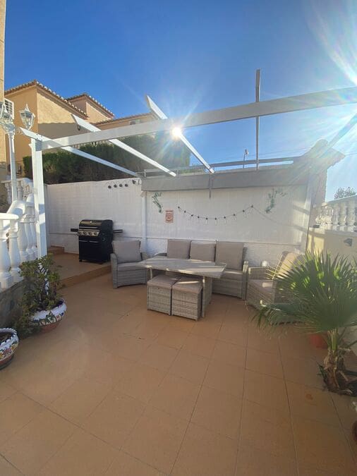 3 bedroom Villa for sale in Villamartin with pool - € 349,995 (Ref: 9403762)