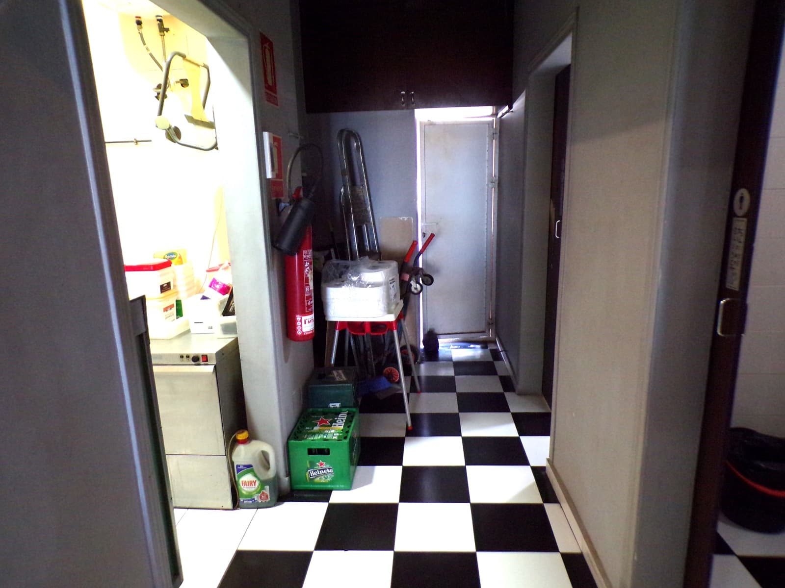 Erhverv til salg i La Zenia med garage - € 69.995 (Ref: 9546989)