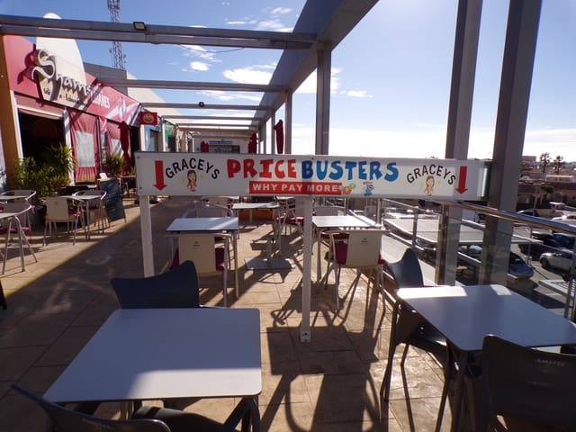 Erhverv til salg i La Zenia, Orihuela med garage - € 69.995 (Ref: 9546989)