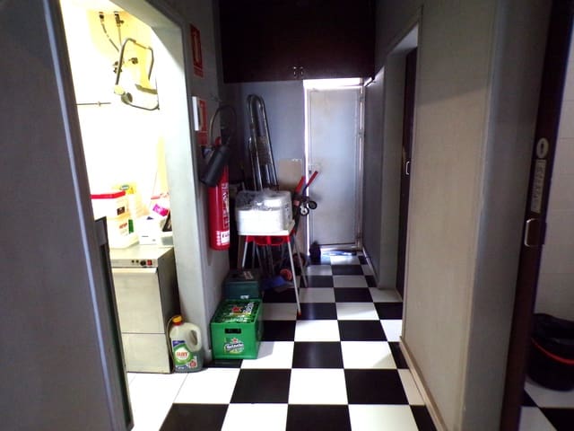 Erhverv til salg i La Zenia, Orihuela med garage - € 69.995 (Ref: 9546989)