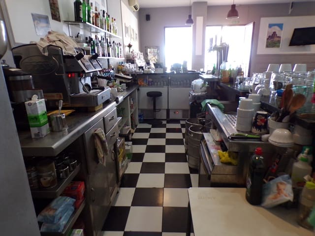 Erhverv til salg i La Zenia, Orihuela med garage - € 69.995 (Ref: 9546989)