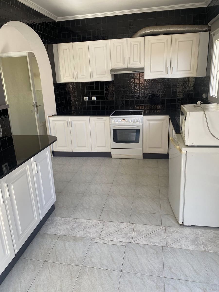 4 soverom Villa til salgs i San Miguel de Salinas med svømmebasseng garasje - € 260 000 (Ref: 9631469)