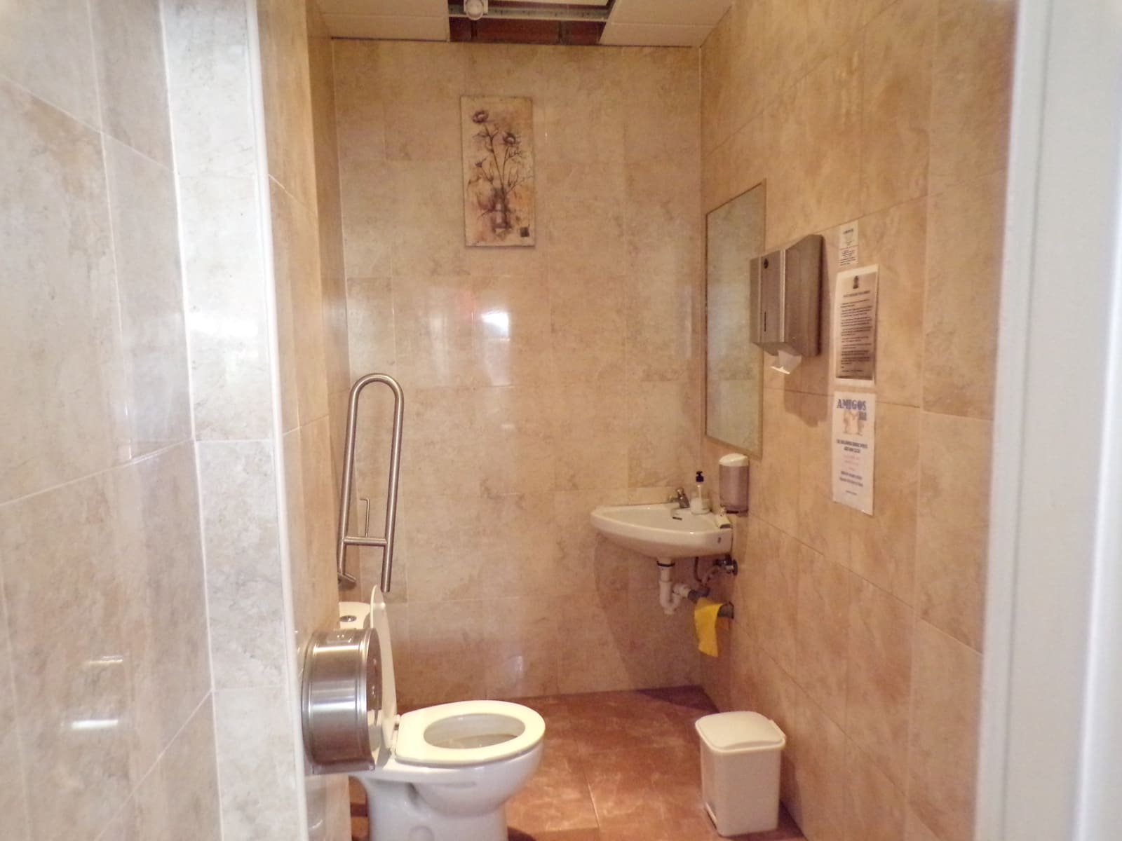 Kommersiell til salgs i Orihuela Costa med garasje - € 15 000 (Ref: 9685148)