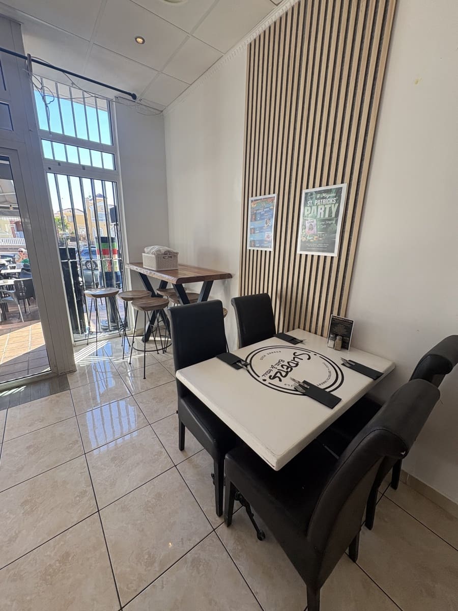 Kommersiell til salgs i Villamartin - € 150 000 (Ref: 9687553)