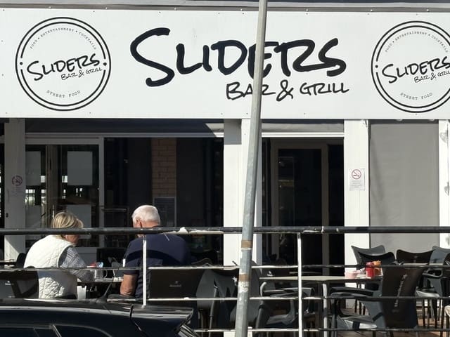 Kommersiell til salgs i Villamartin, Orihuela - € 150 000 (Ref: 9687553)