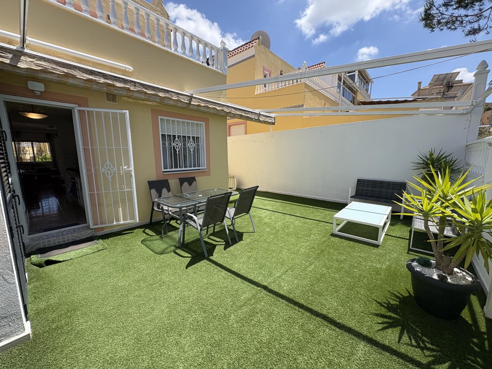 3 soveværelse Byhus til salg i Orihuela Costa med swimmingpool garage - € 239.995 (Ref: 9816311)