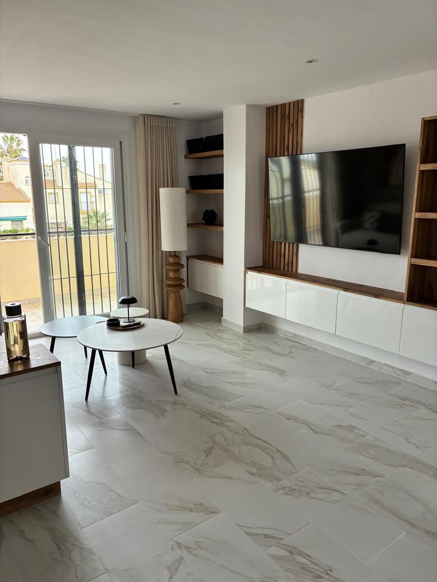 2 soveværelse Lejlighed til salg i Villamartin med swimmingpool garage - € 230.000 (Ref: 9827468)