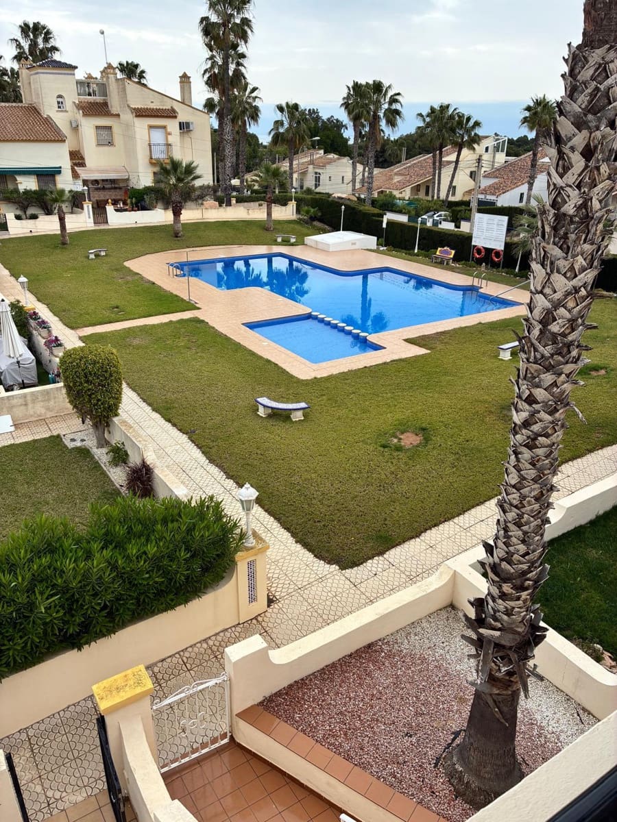 2 soveværelse Lejlighed til salg i Villamartin med swimmingpool garage - € 230.000 (Ref: 9827468)