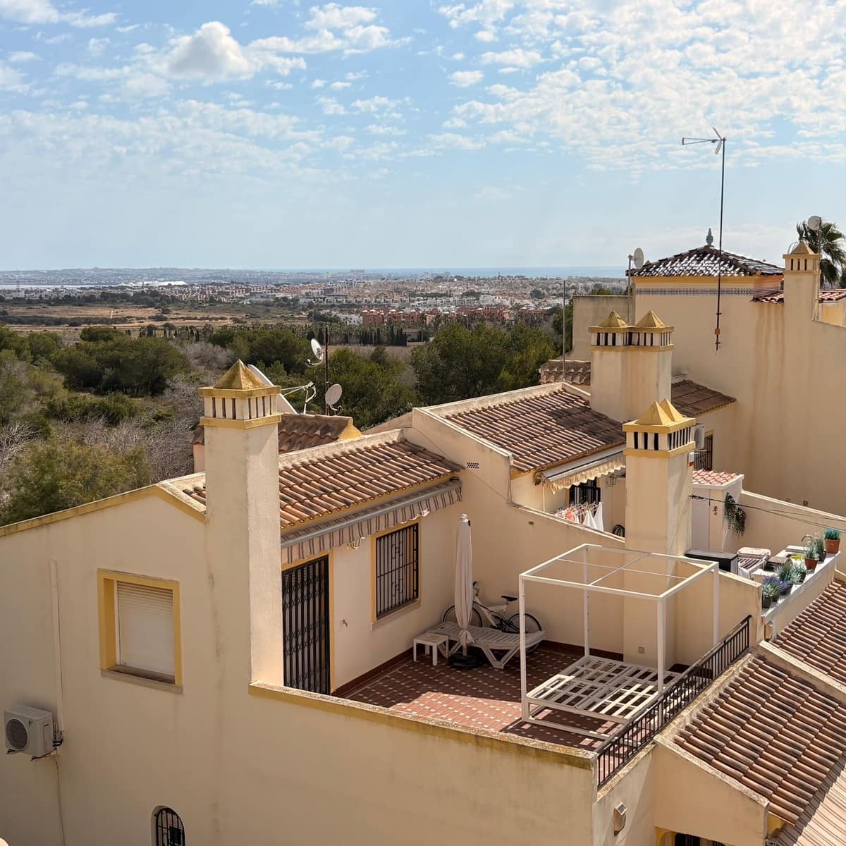 2 soveværelse Lejlighed til salg i Villamartin med swimmingpool garage - € 230.000 (Ref: 9827468)