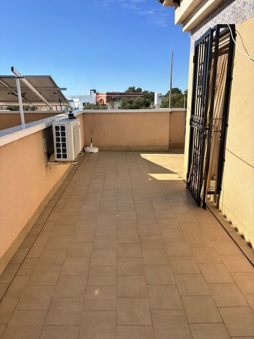 3 soverom Hus til salgs i Villamartin med svømmebasseng - € 199 995 (Ref: 9872320)