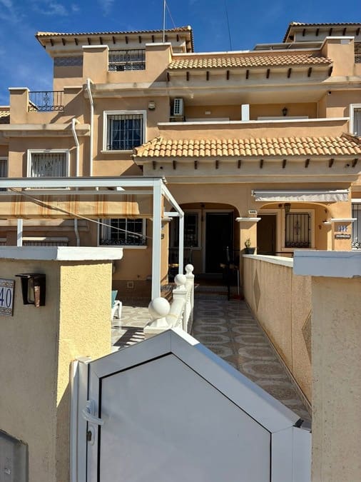 3 soverom Hus til salgs i Villamartin med svømmebasseng - € 199 995 (Ref: 9872320)