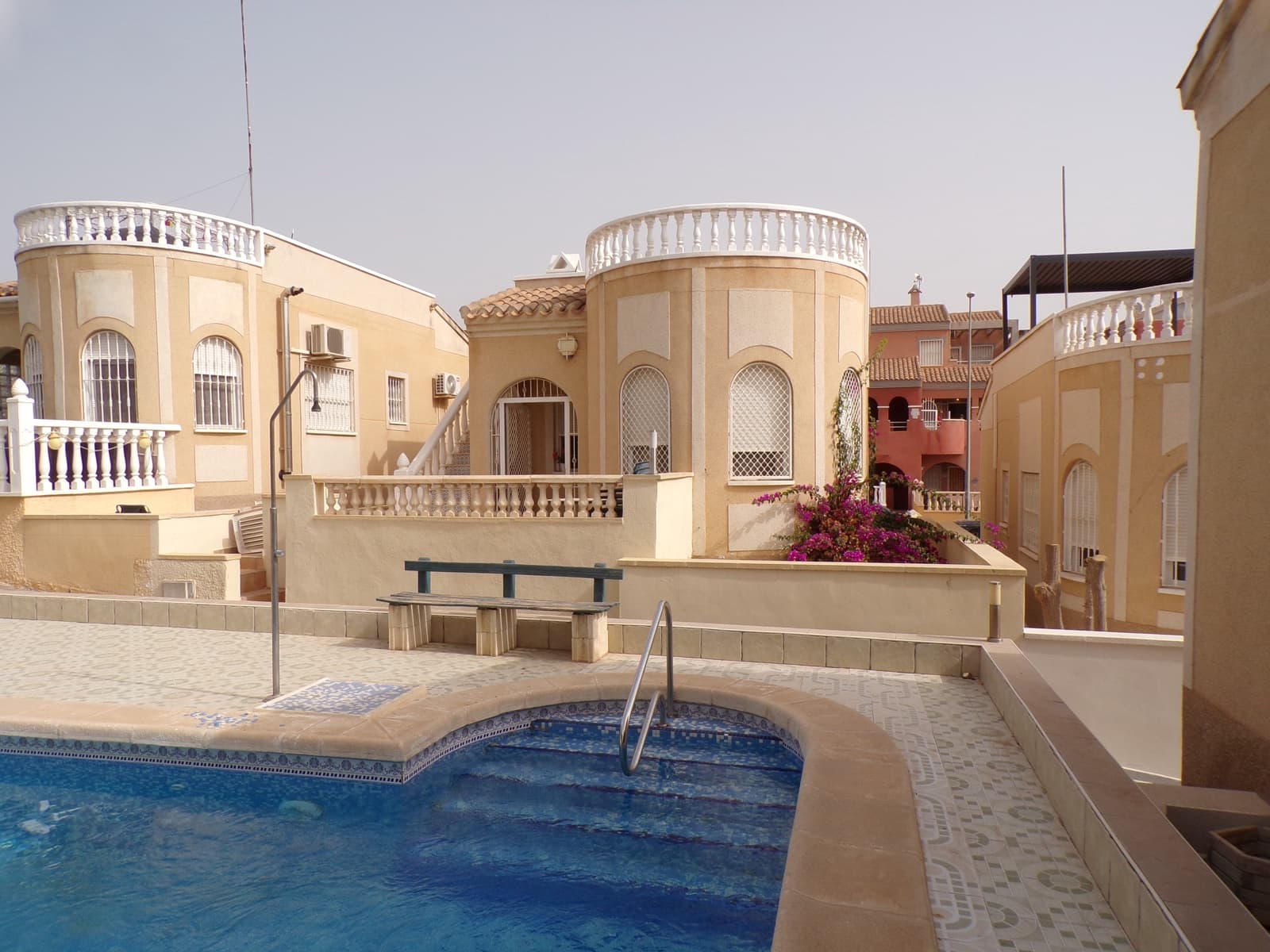 2 bedroom Villa for sale in Filipinas with pool garage - € 229,000 (Ref: 9977690)