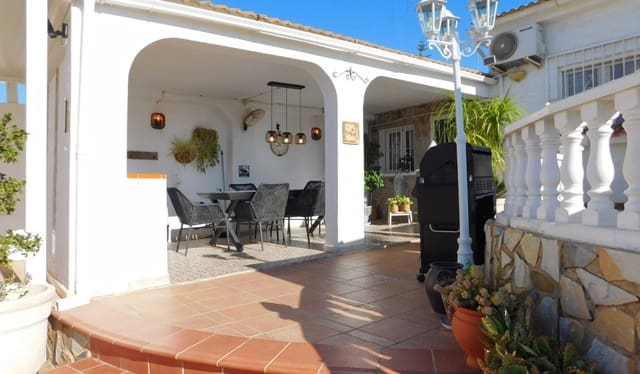 3 Zimmer Doppelhaus zu verkaufen in San Luis, Torrevieja mit Pool Garage - 399.900 € (Ref: 10093827)