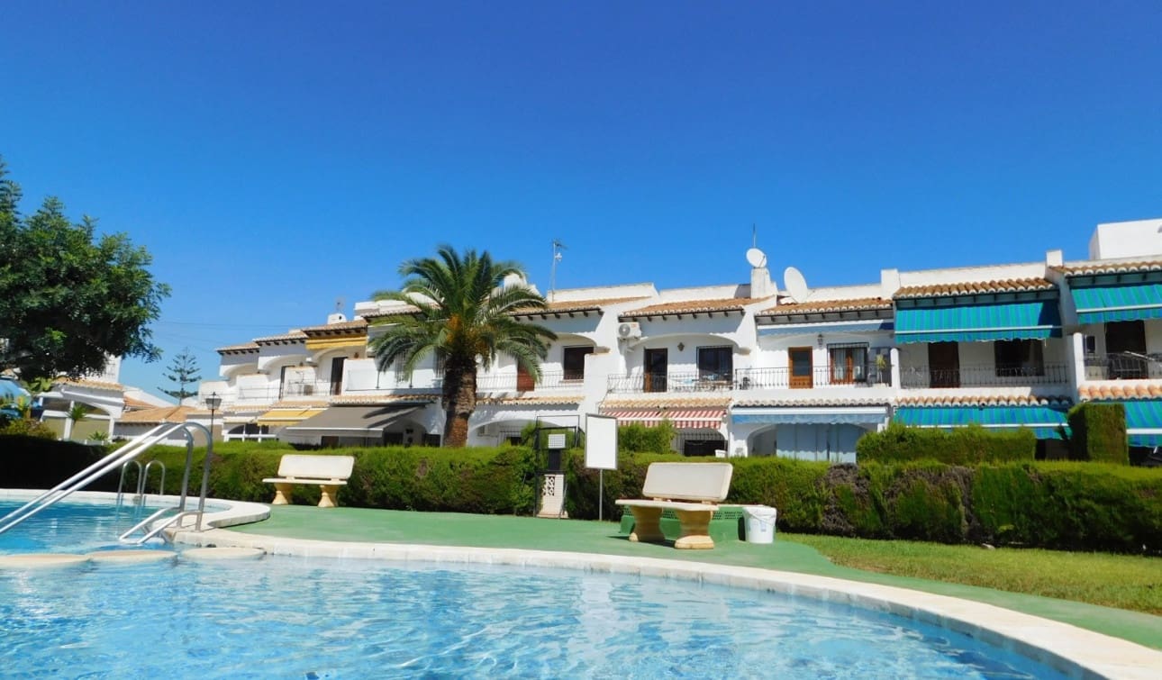 2 chambre Maison de Ville à vendre à Torrevieja avec piscine - 198 000 € (Ref: 10106474)