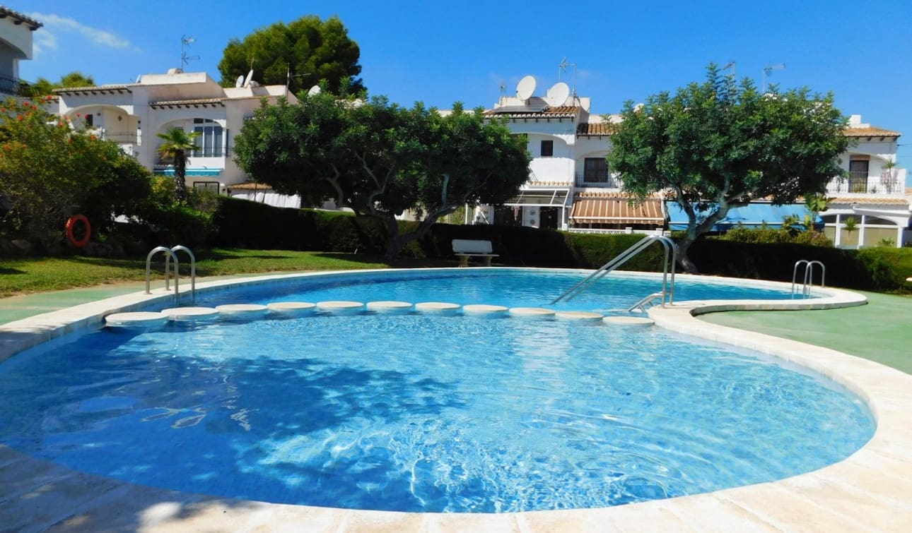 2 chambre Maison de Ville à vendre à Torrevieja avec piscine - 198 000 € (Ref: 10106474)