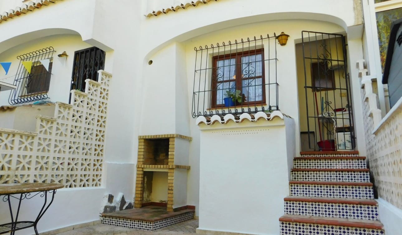 2 chambre Maison de Ville à vendre à Torrevieja avec piscine - 198 000 € (Ref: 10106474)