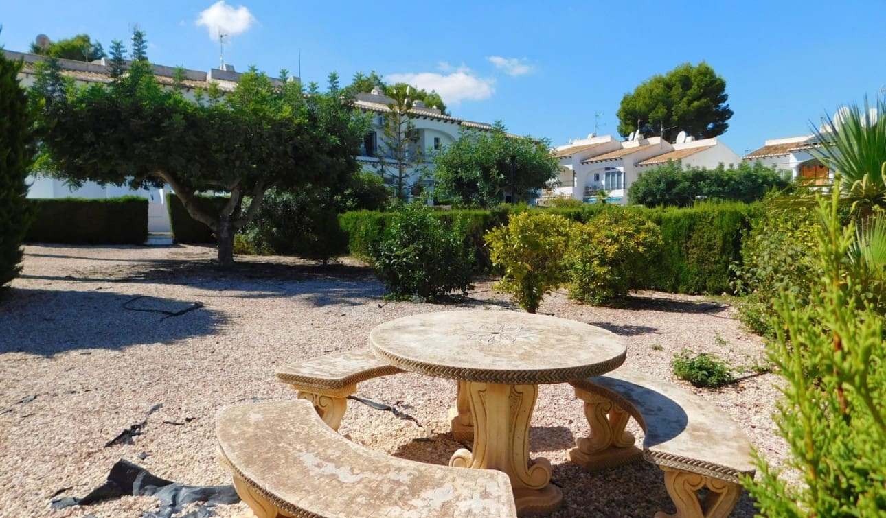 2 chambre Maison de Ville à vendre à Torrevieja avec piscine - 198 000 € (Ref: 10106474)