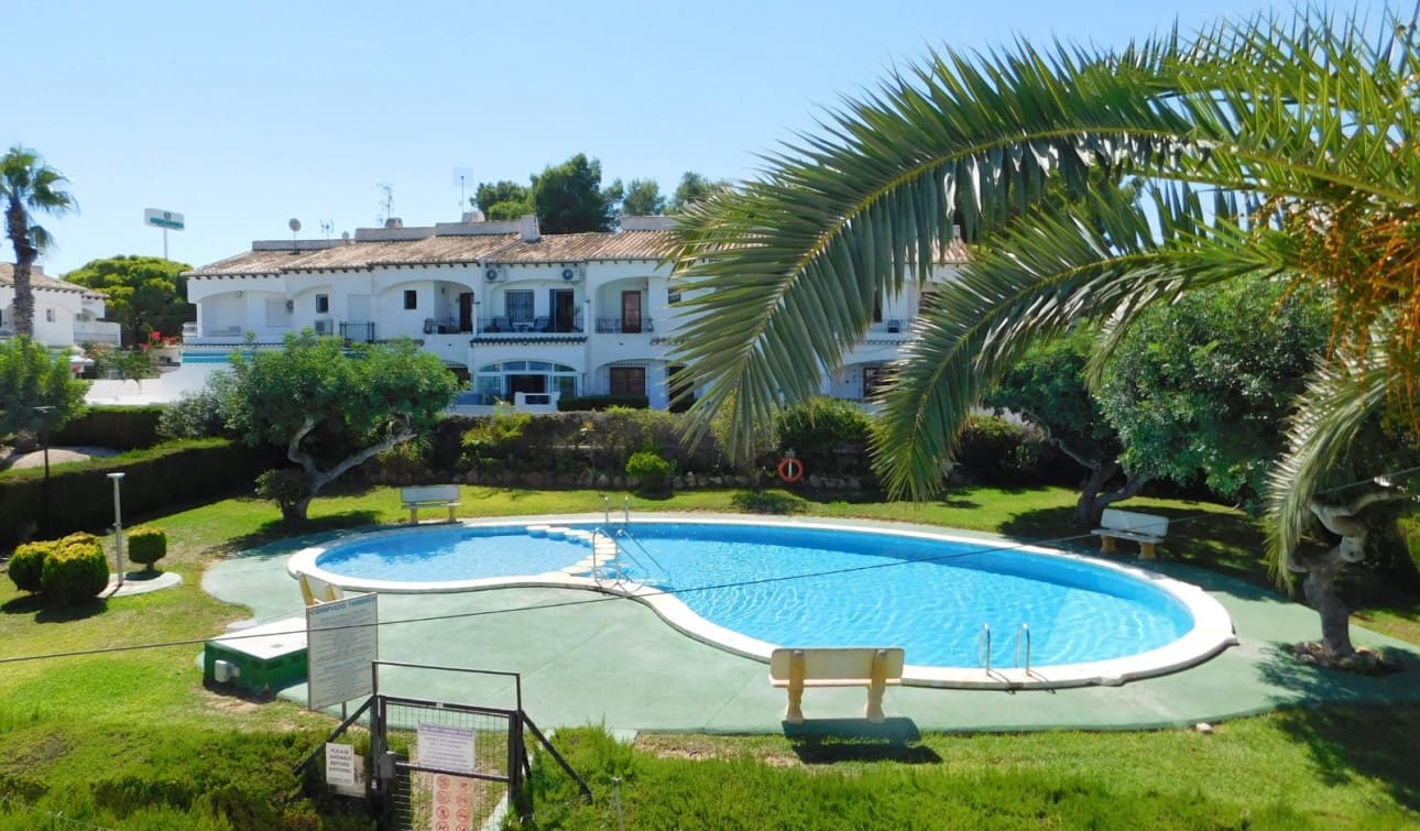 2 chambre Maison de Ville à vendre à Torrevieja avec piscine - 198 000 € (Ref: 10106474)