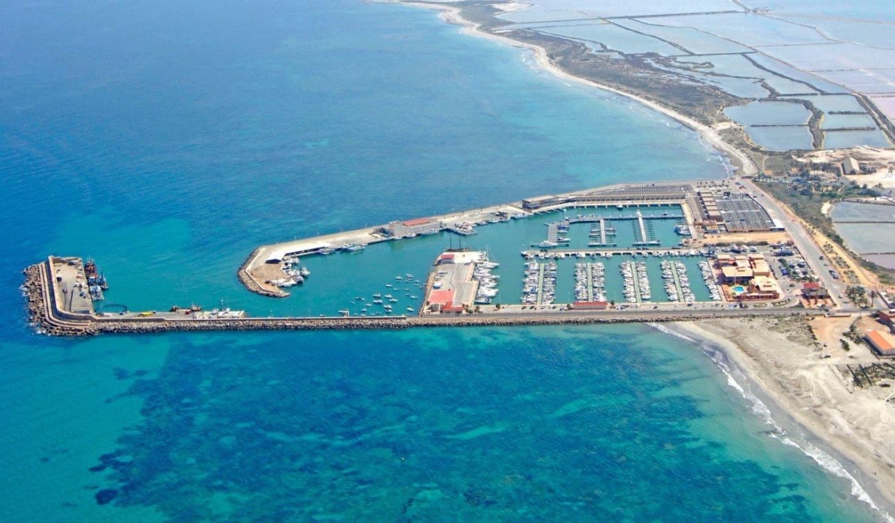 3 Zimmer Bungalow zu verkaufen in San Pedro del Pinatar mit Pool - 409.000 € (Ref: 8402511)