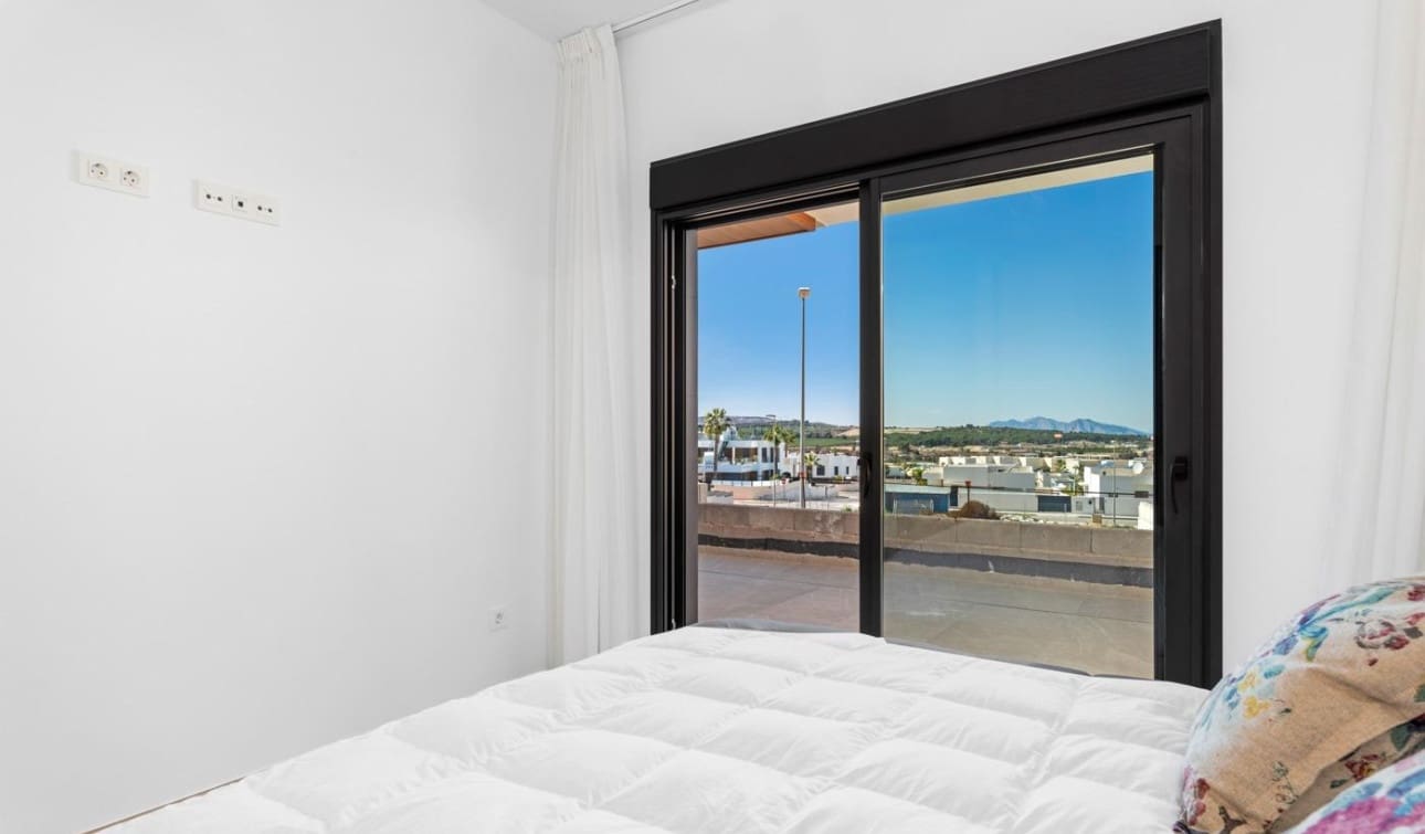 2 soveværelse Penthouse til salg i Benijofar med swimmingpool - € 421.000 (Ref: 8402527)