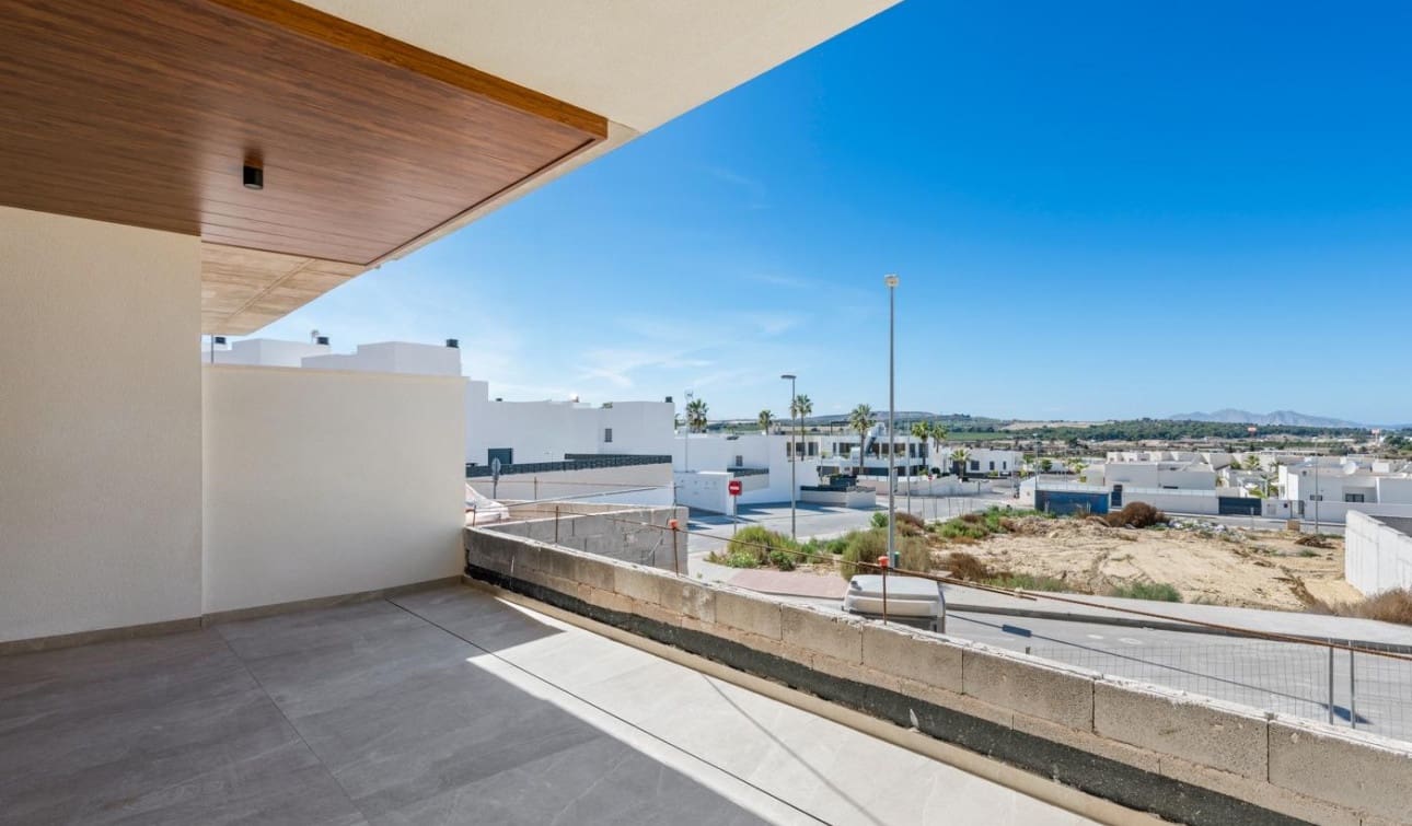 3 quarto Penthouse para venda em Benijofar com piscina - 466 000 € (Ref: 8402529)