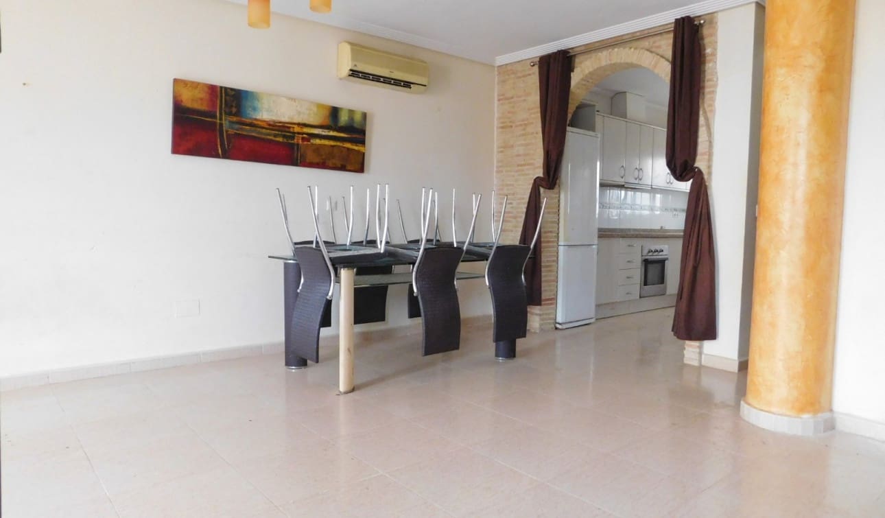 3 bedroom Villa for sale in Ciudad Quesada with pool - € 190,000 (Ref: 8762581)