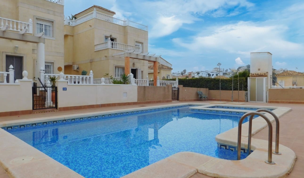 3 bedroom Villa for sale in Ciudad Quesada with pool - € 190,000 (Ref: 8762581)