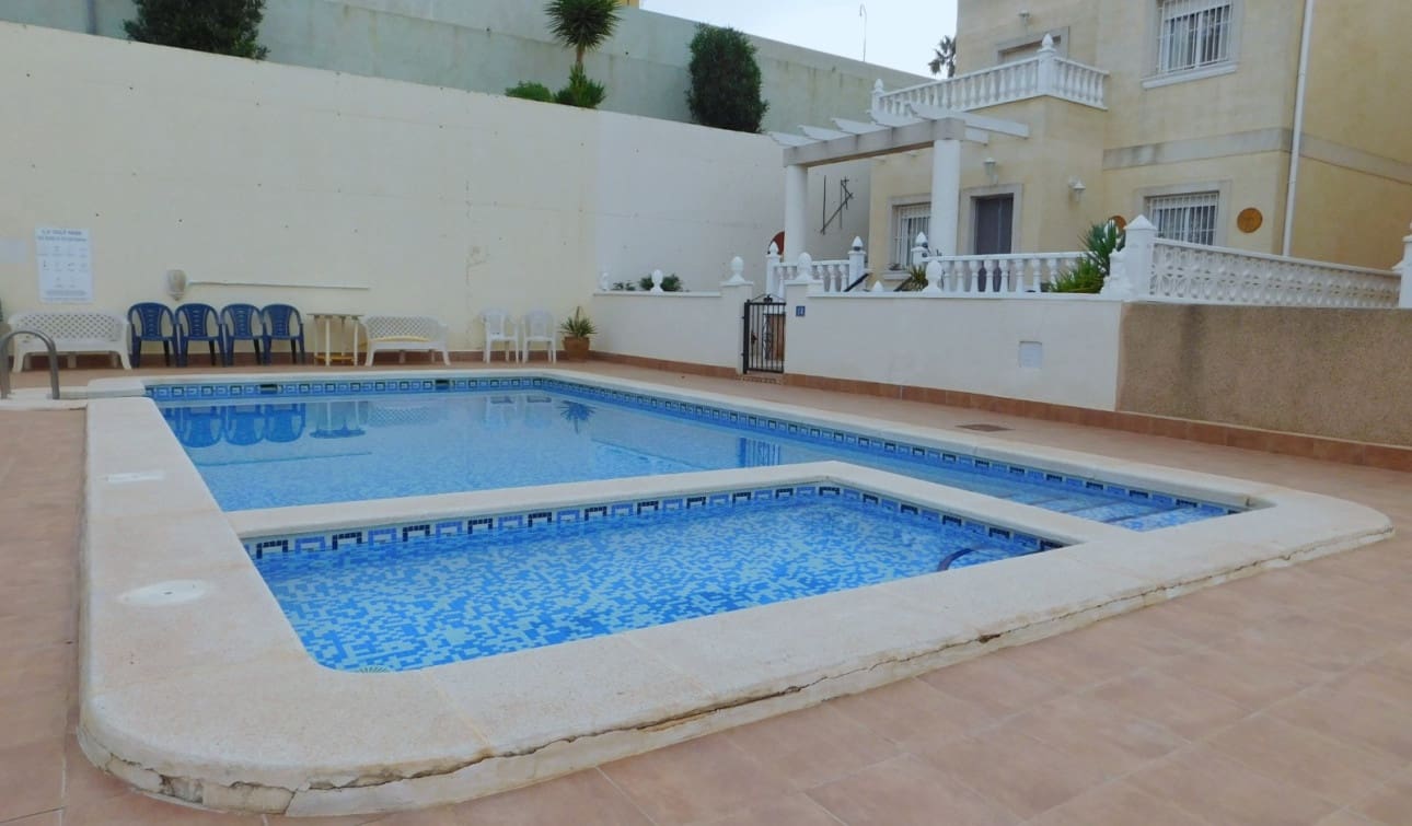 3 bedroom Villa for sale in Ciudad Quesada with pool - € 190,000 (Ref: 8762581)