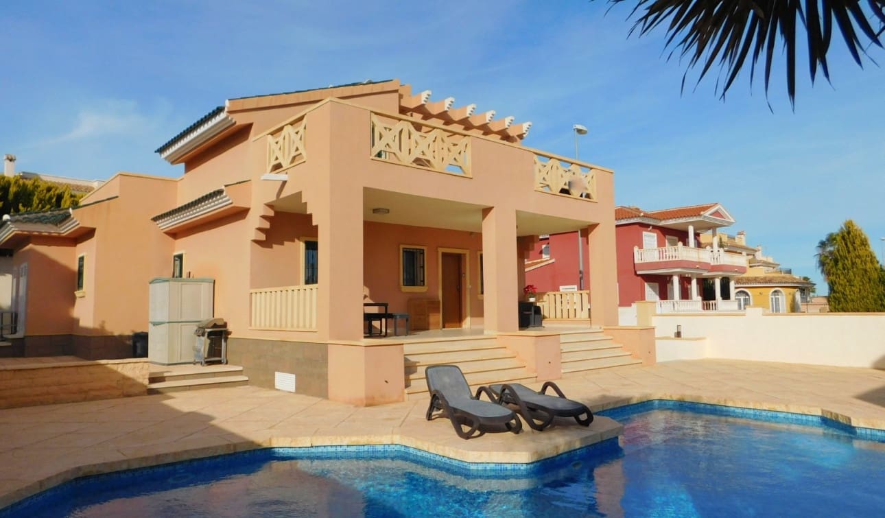 4 Zimmer Villa zu verkaufen in Ciudad Quesada mit Pool - 520.000 € (Ref: 8850286)