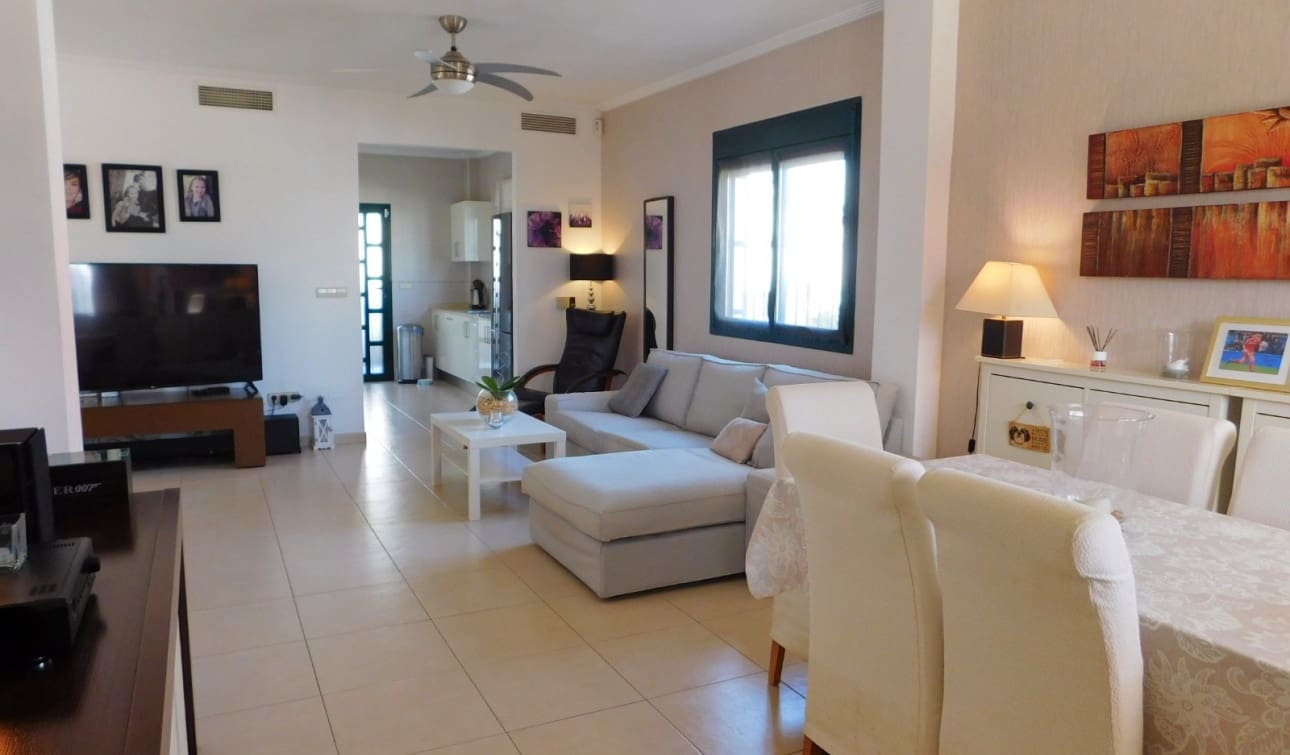 4 Zimmer Villa zu verkaufen in Ciudad Quesada mit Pool - 520.000 € (Ref: 8850286)