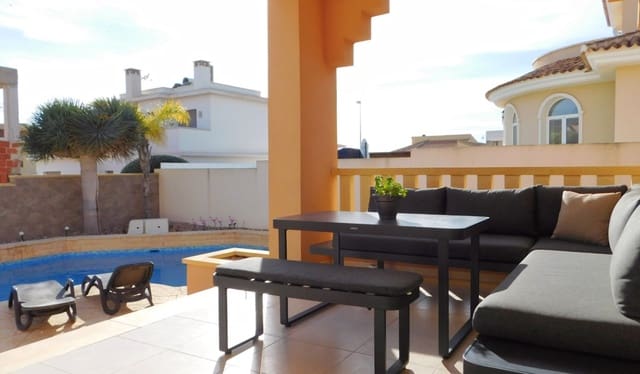 4 Zimmer Villa zu verkaufen in Ciudad Quesada, Rojales mit Pool - 520.000 € (Ref: 8850286)
