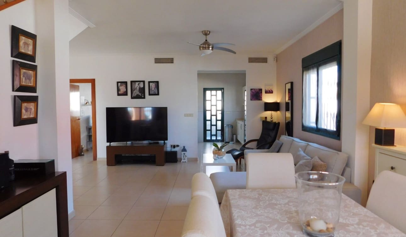 4 Zimmer Villa zu verkaufen in Ciudad Quesada mit Pool - 520.000 € (Ref: 8850286)