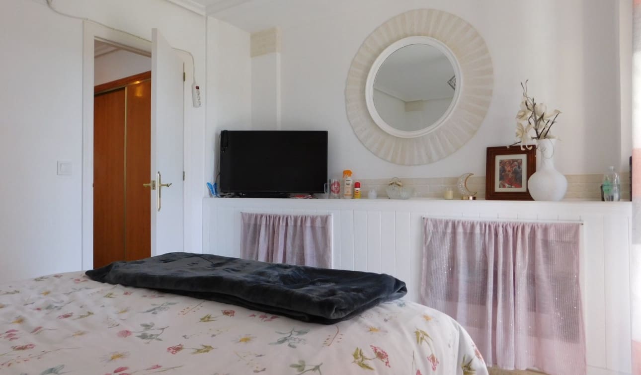 2 slaapkamer Huis te koop in Torremendo met zwembad garage - € 125.000 (Ref: 8947663)